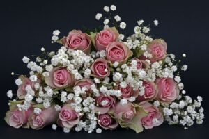 Descubre los 5 secretos para que las flores de tu boda duren más tiempo